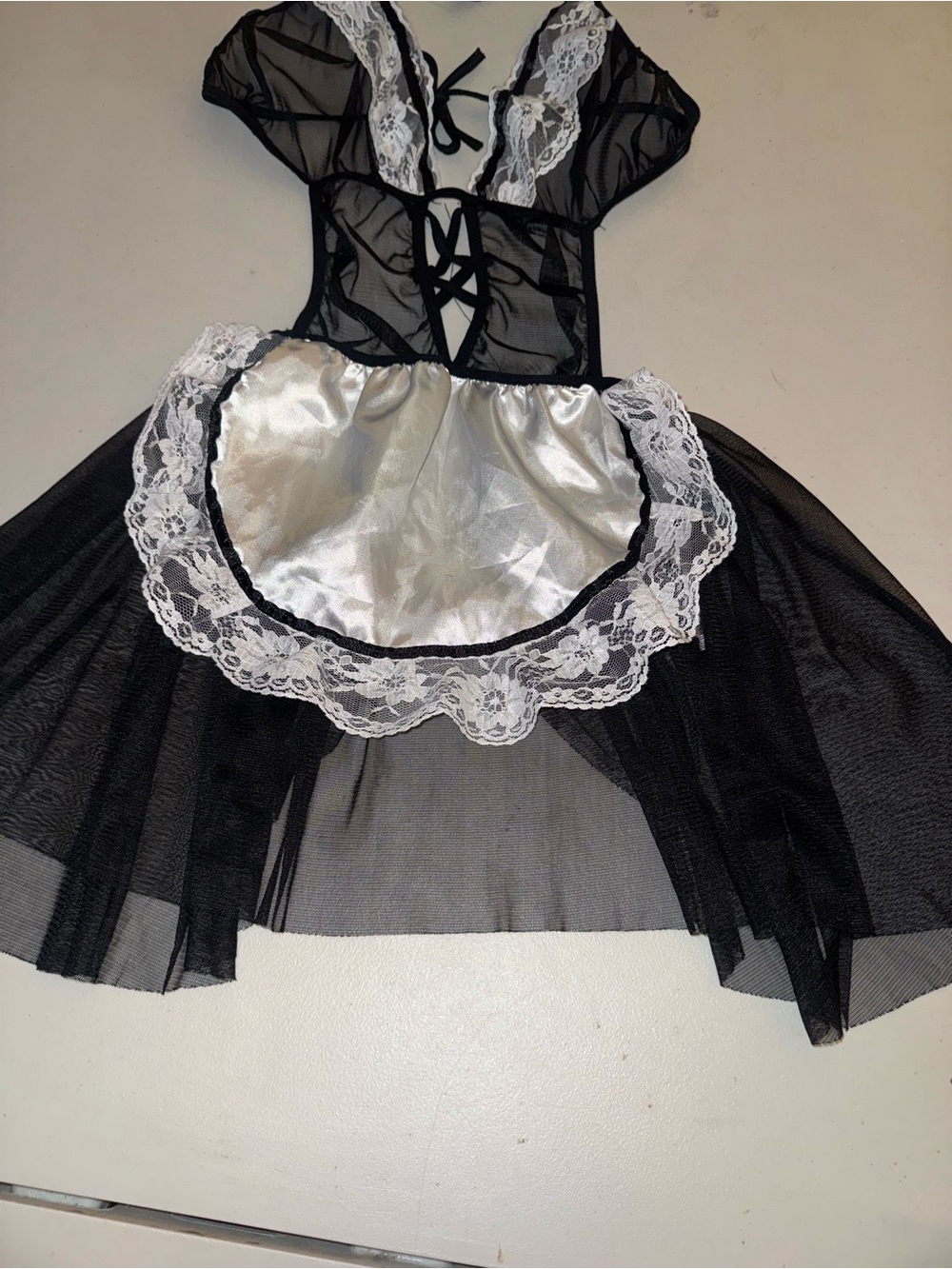 Leg Avenue Black and White Lace Maid Chemise - Picture 5 of 11